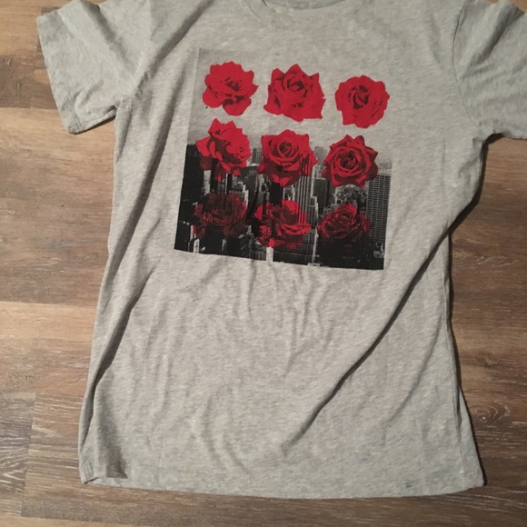 Upcycled tshirt - Picture 2 of 2